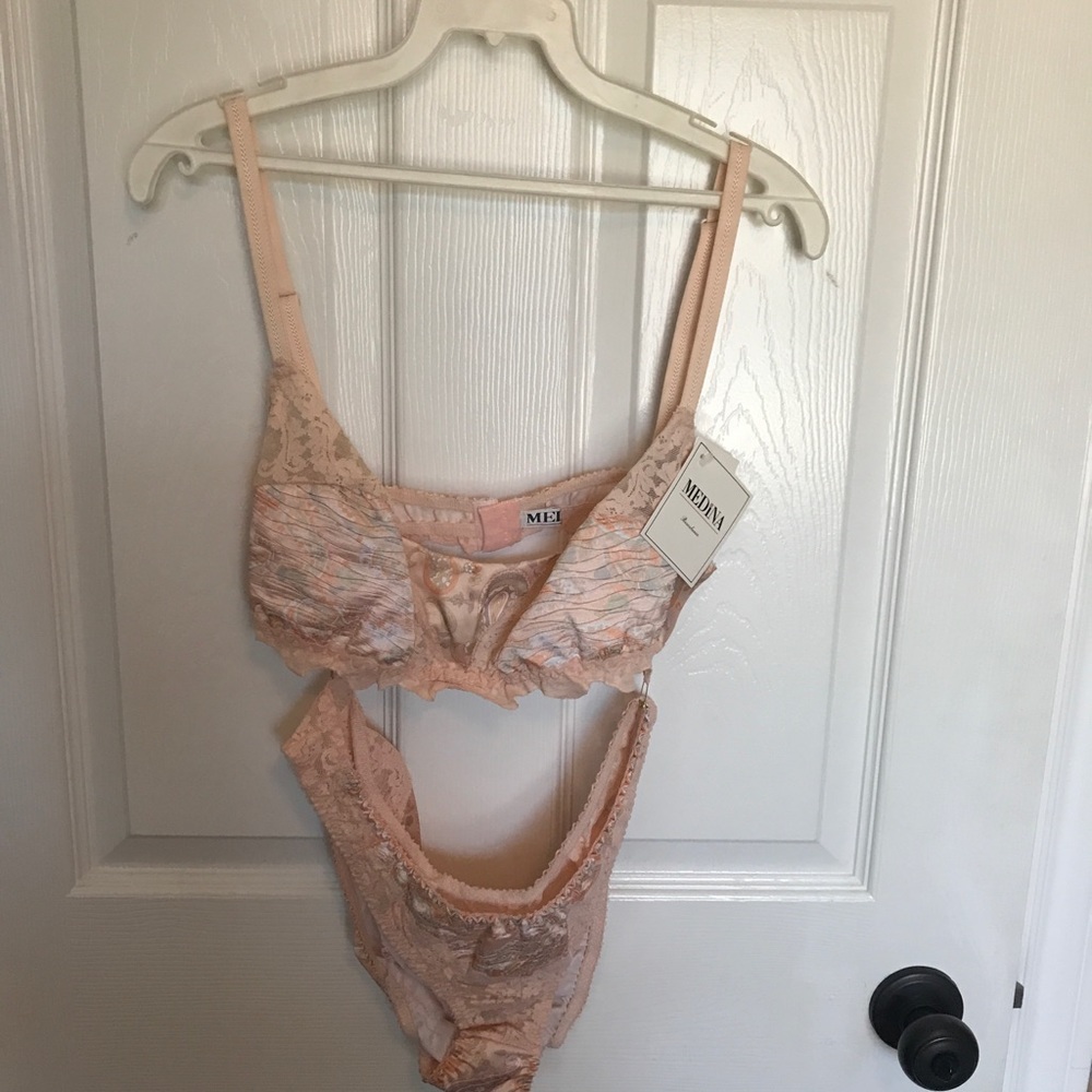 NWT-Bra and panty set